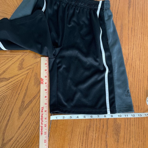 Reebok Basketball Shorts Men Sz L Gently used - Picture 3 of 6